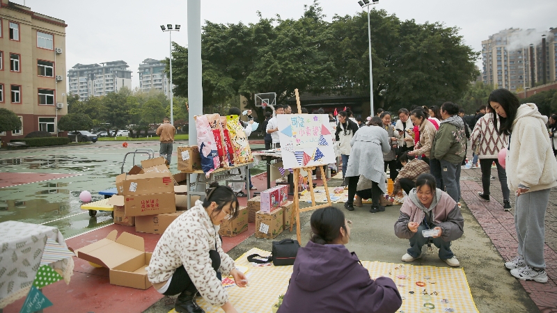 文化周|共享闲置，“集市”行乐，米兰官方网站开展爱心集市公益活动